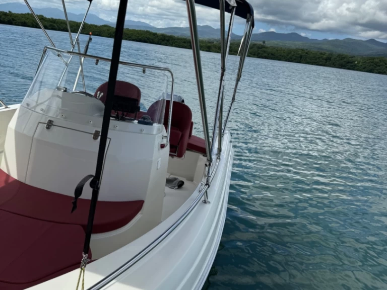 Noleggio Barca a motore Pacific Craft con patente nautica