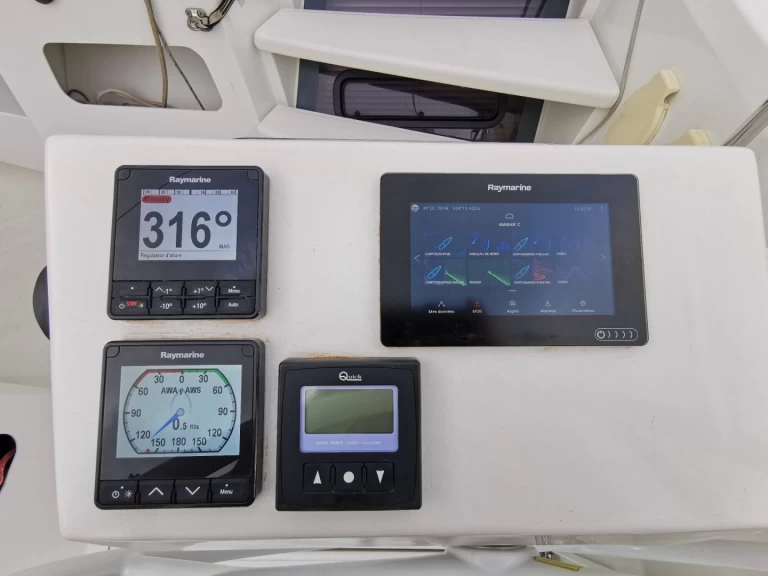 Noleggio Catamarano Catana con patente nautica