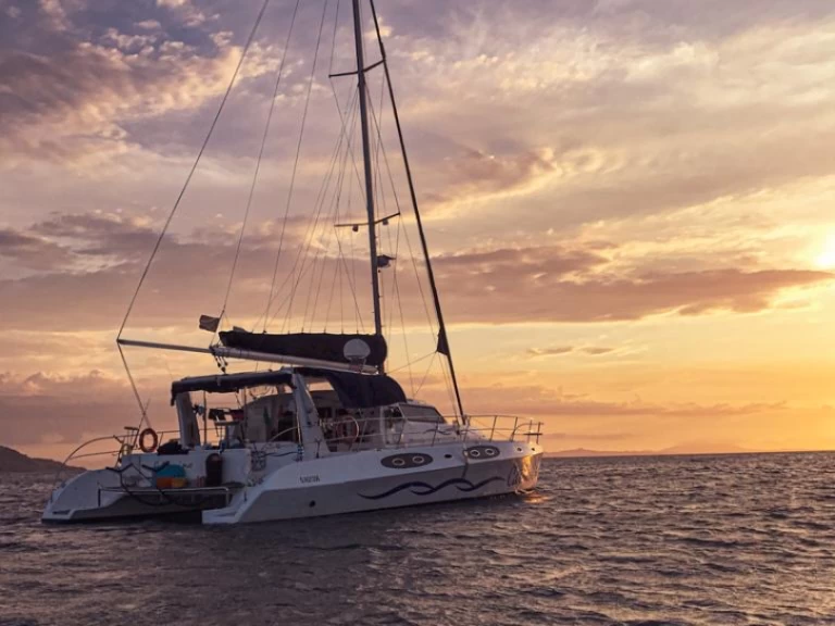 Noleggiare una Royal Cape Majestic 53 a Hell-Ville