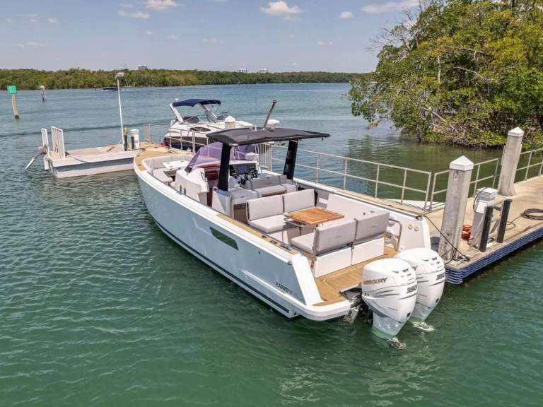 Noleggio Barca a motore a Golfe-Juan – Pardo Yachts 36