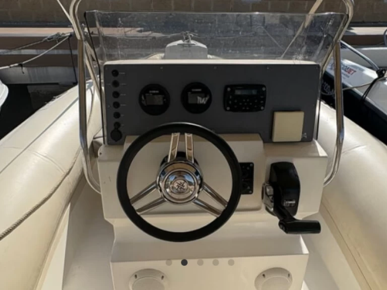 Gommone a noleggio a Villajoyosa al miglior prezzo