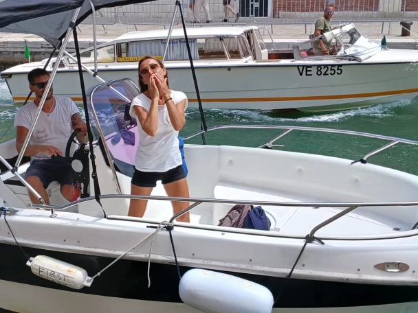 Barca a motore a noleggio a Venezia al miglior prezzo
