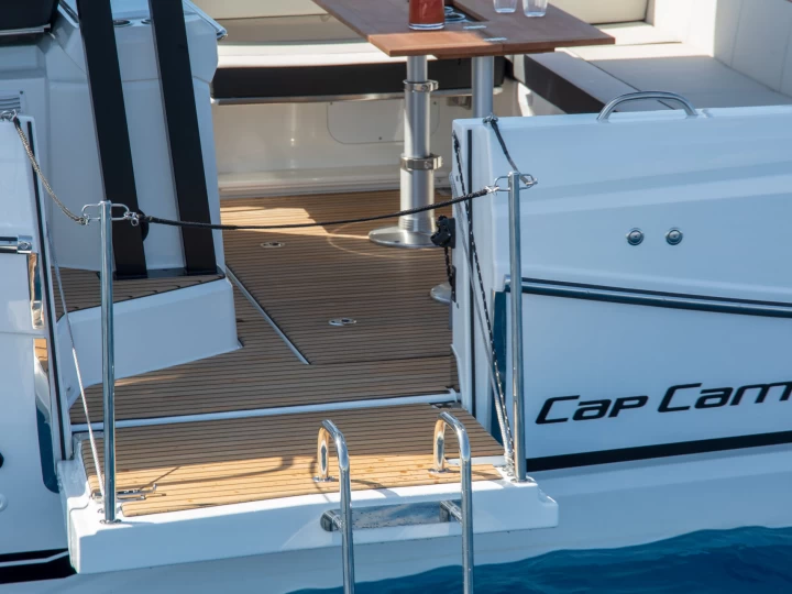 Noleggio Barca a motore con o senza skipper Jeanneau a Roses