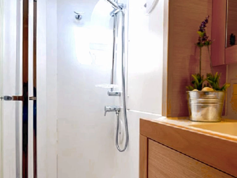 Noleggio barche Néa Péramos economico Lagoon 39