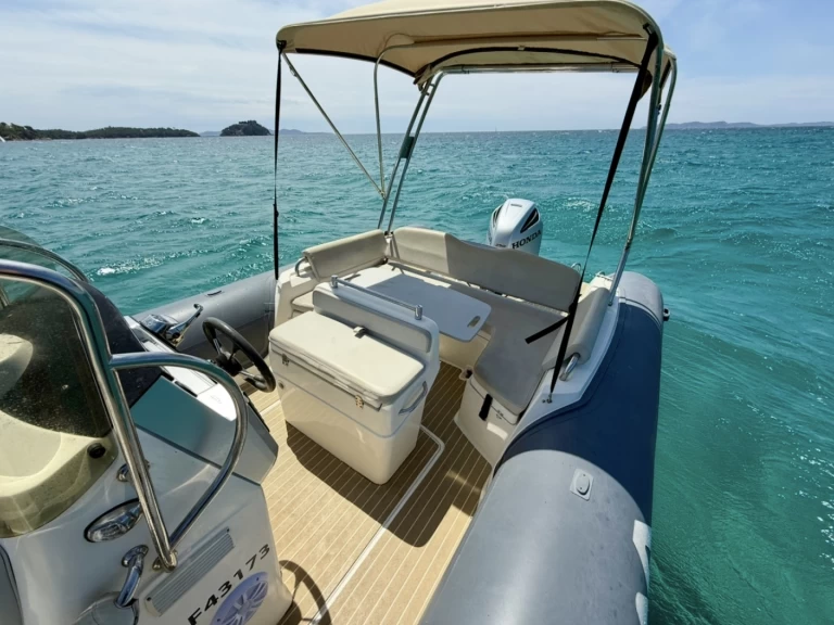 Noleggio barche Hyères economico Sport 26 GT