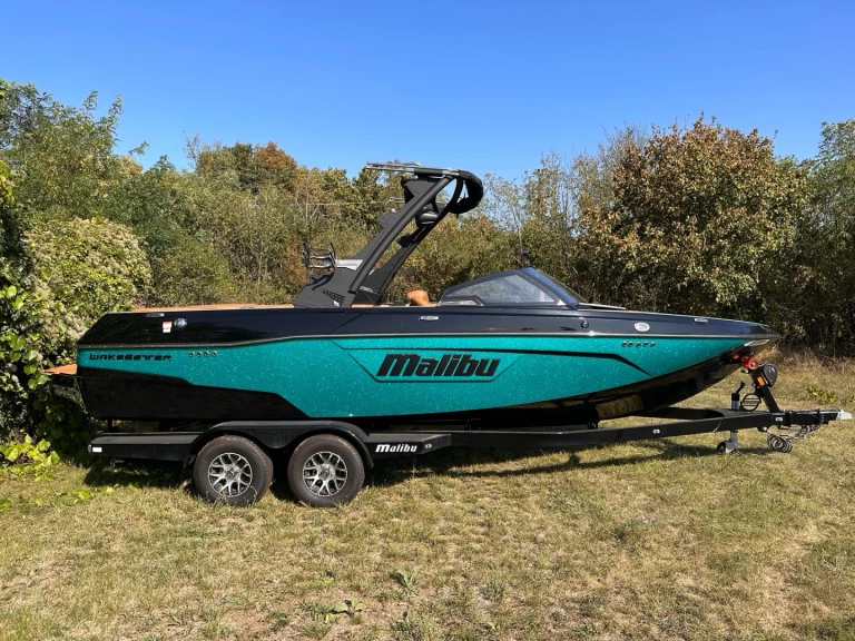 Noleggio barche Malibu Wakesetter 23LSV a Vienna su Samboat