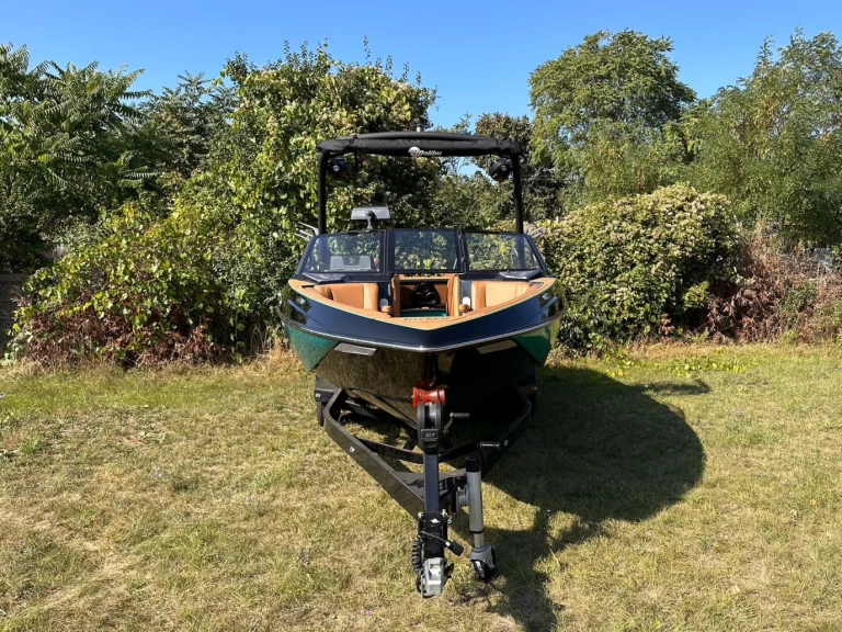 Noleggio Barca a motore con o senza skipper Malibu a Vienna