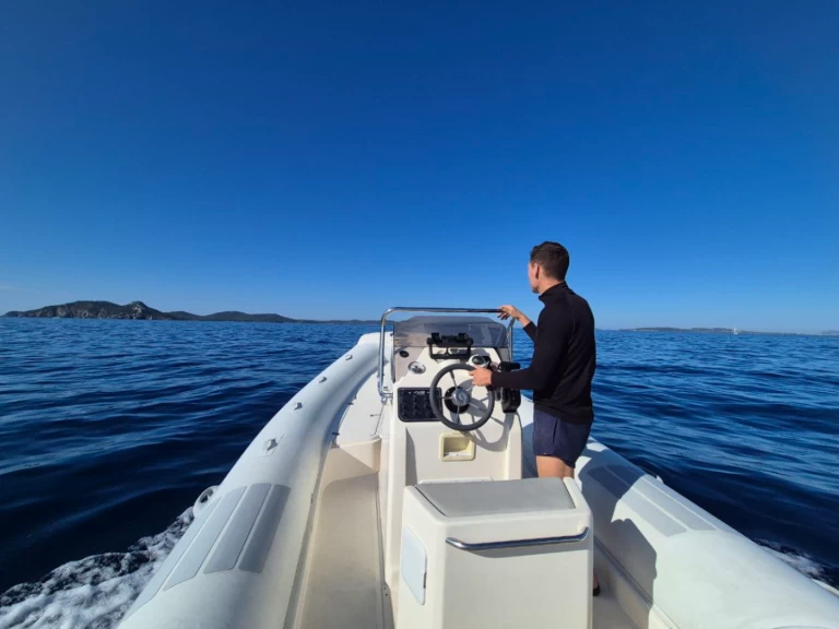 Nautica Led Nautica Led 680 da affittare a  Hyères