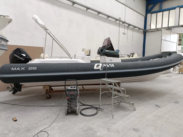 Qmax 26 Juniorboat  da affittare a  Vulcano