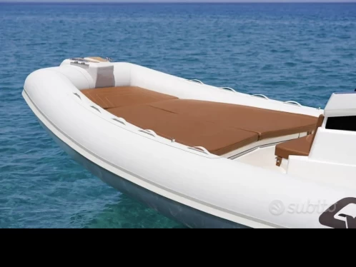 Noleggiare una Qmax 26 Juniorboat  a Vulcano