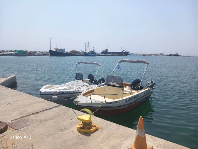 Noleggiare una Athrakiboats Macedonia 4.85 a Néa Moudhaniá