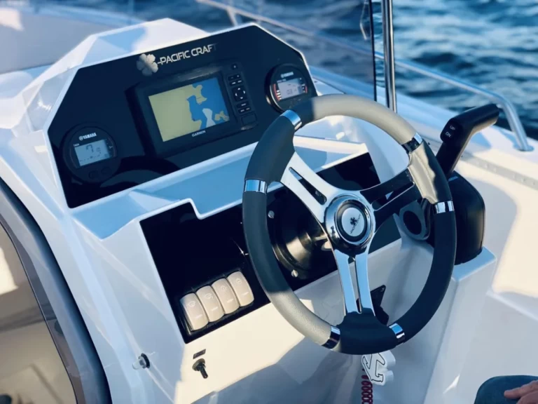 Barca a motore a noleggio a Port d'Addaia (Citta) al miglior prezzo