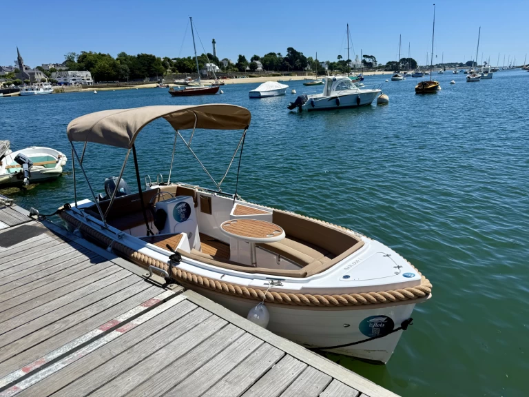 Noleggiare una Silver Yacht Silver 495 a Combrit