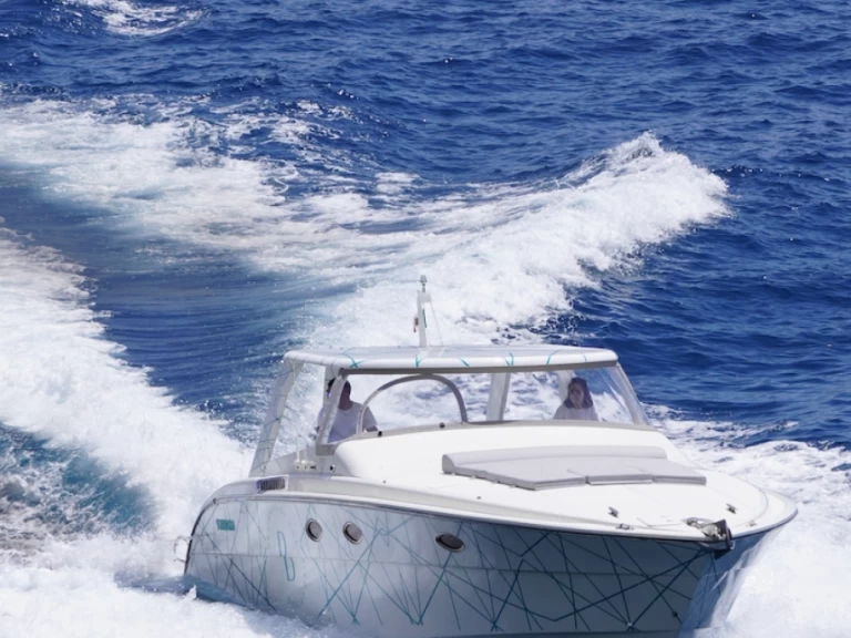 Barca a motore a noleggio a Amalfi al miglior prezzo