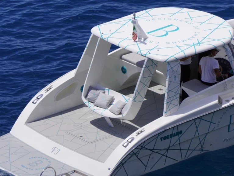 Noleggio barche Amalfi economico Tornado 38 - FJ