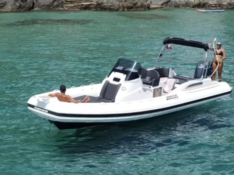 Noleggio Gommone Joker Boat con patente nautica