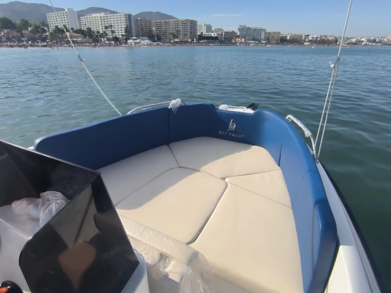Noleggiare una Bey Yacht 18 a Puerto Marina Benalmadena