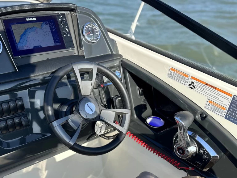 Noleggio Barca a motore Quicksilver con patente nautica