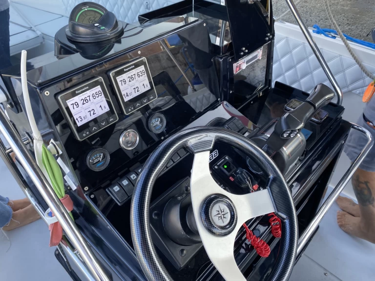 Noleggio Barca a motore a Villa San Giovanni – Wellcraft Scarab 302