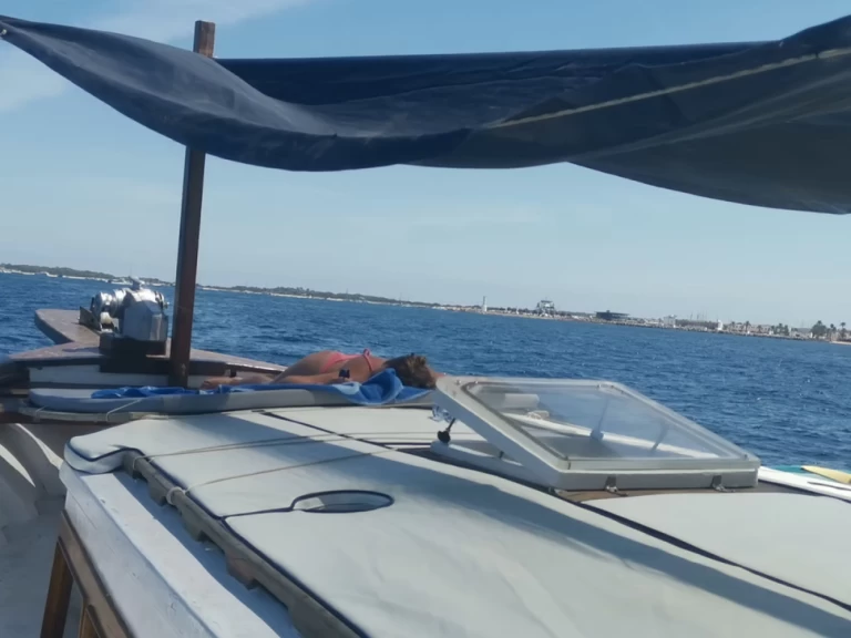 Noleggiare una Madera Clásico Estilo Llaut a La Savina