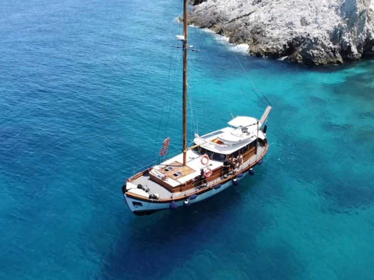 Noleggio Barca a vela Traditional con patente nautica