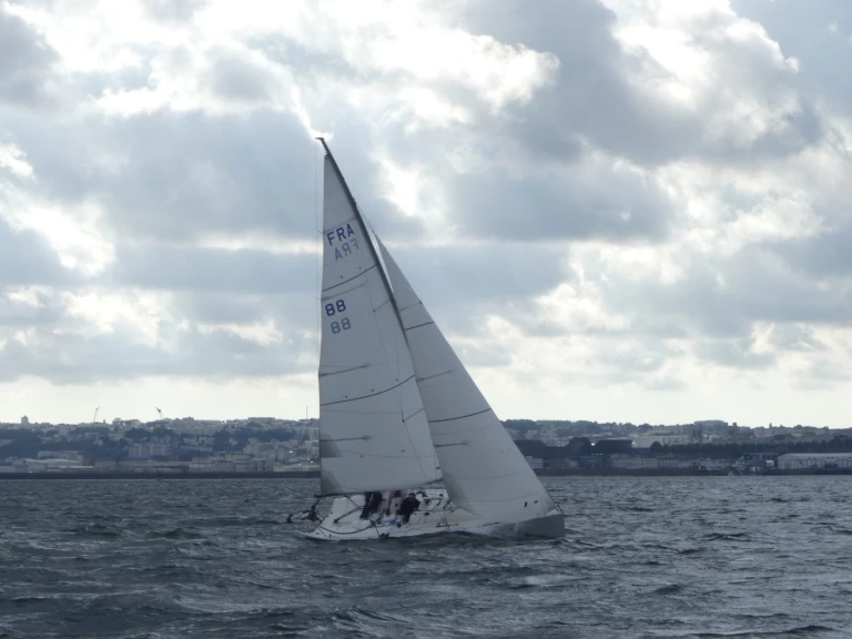 Noleggiare una Bénéteau Beneteau 25 Platu a Brest