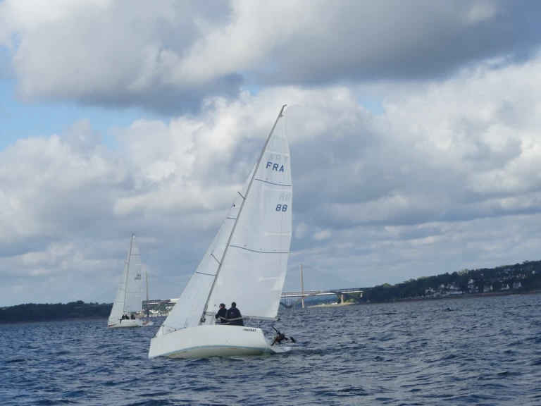 Barca a vela a noleggio a Brest al miglior prezzo