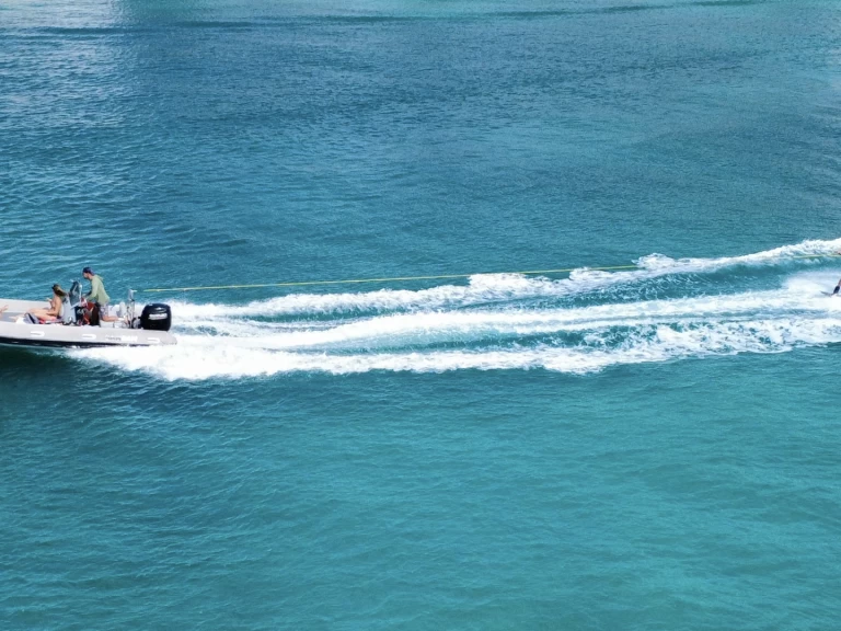 3D Tender Lux 550 da affittare a  Anse Marcel