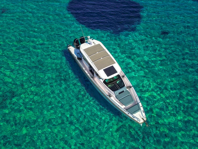 Noleggio barche Il Pireo economico Axopar 37 XC Cross Cabin