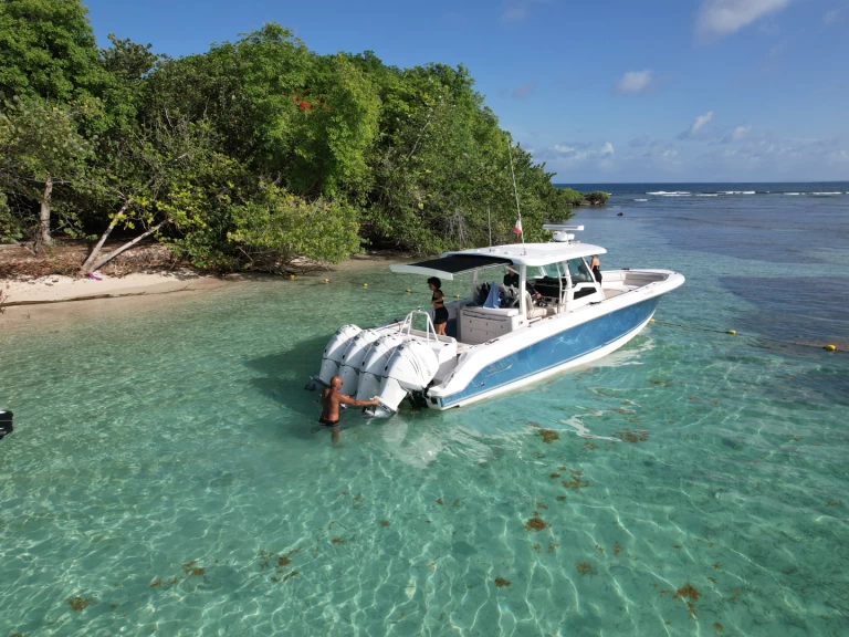 Boston Whaler Boston Whaler 380 Outrage da affittare a  Pointe-à-Pitre
