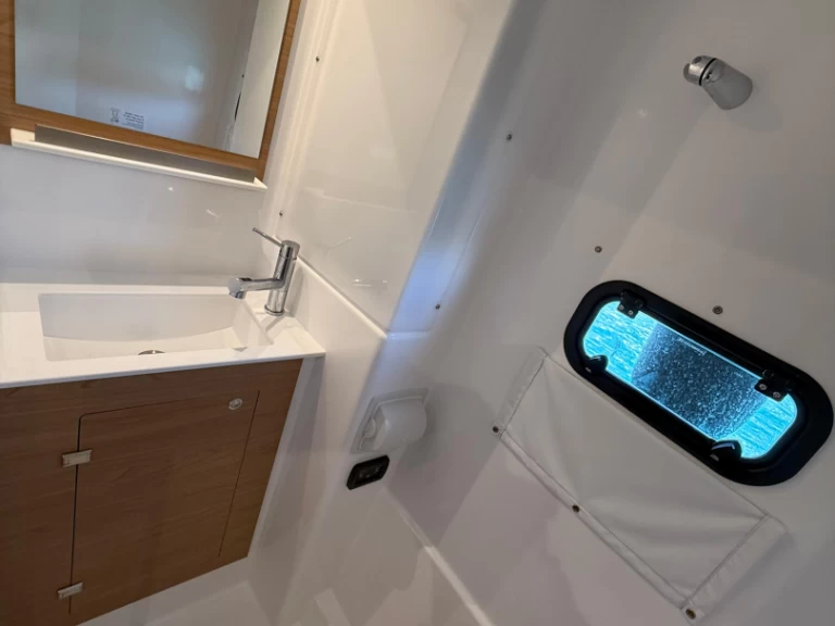 Noleggiare una Bali Bali Catspace 2025 a Capo d'Orlando