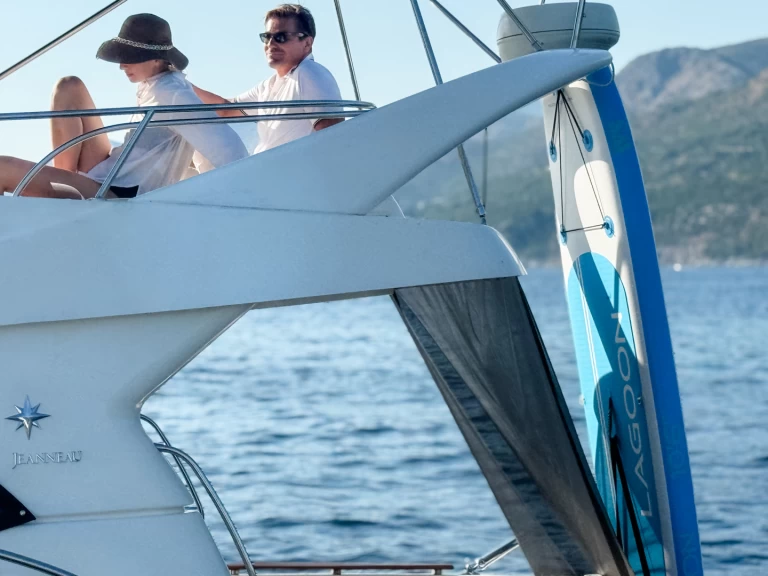 Noleggiare una Jeanneau Prestige 36 Fly a Ragusa (Dubrovnik)