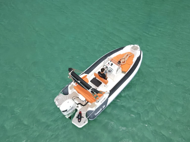 Noleggio barche Marlin Boat Marlin Boat 226 FB a Porto-Vecchio su Samboat