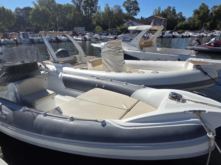 Noleggio barche San Fiorenzo economico 800