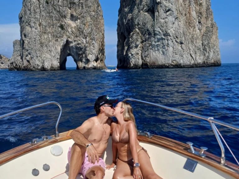 Noleggio barche Di luccia Gozzo sorrentino a Massa Lubrense su Samboat