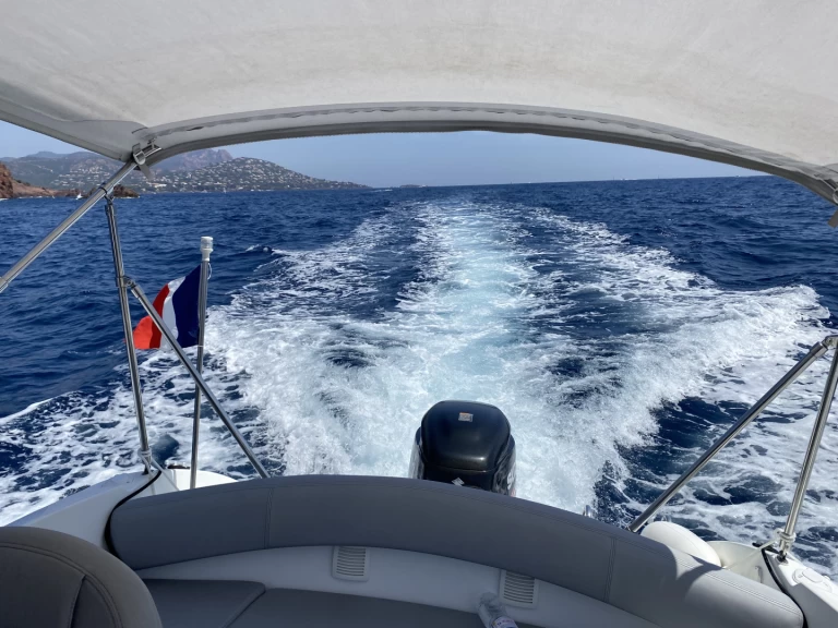 Noleggio a Mandelieu-la-Napoule – Bénéteau Flyer 650 Sun Deck su SamBoat