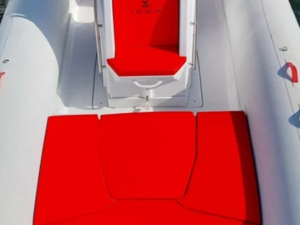 Noleggiare una icon 23 a Porto Siracusa