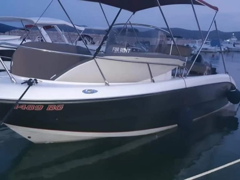 Noleggiare una Fisher 20 DECK a Zaravecchia (Biograd)