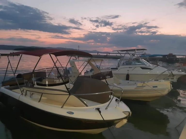 Noleggio barche Zaravecchia (Biograd) economico 20 DECK