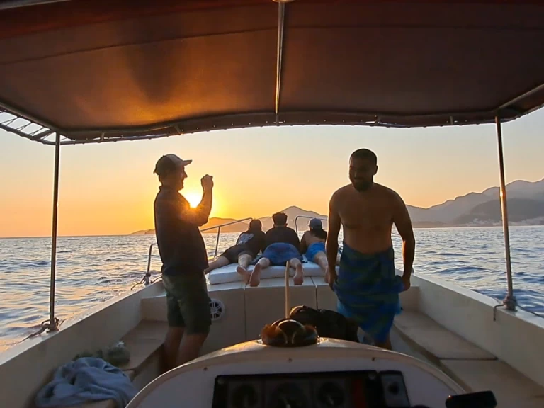 Noleggio Barca a motore Navar con patente nautica