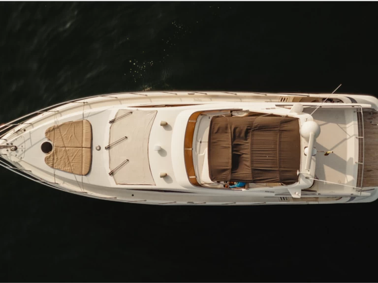 Yacht di lusso a noleggio a Cartagena al miglior prezzo