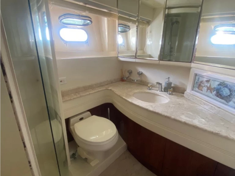 Noleggiare una Azimut Azimut 70 a Cartagena