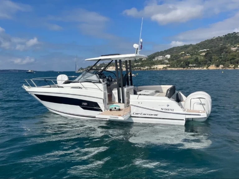 Noleggiare una Jeanneau Cap Camarat 9.0 WA Série 2 a Golfe-Juan