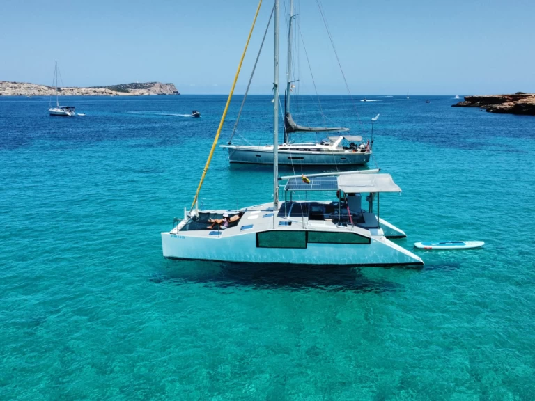 Noleggiare una Multicap-Caraibes Punch 1200 a Sant Antoni de Portmany