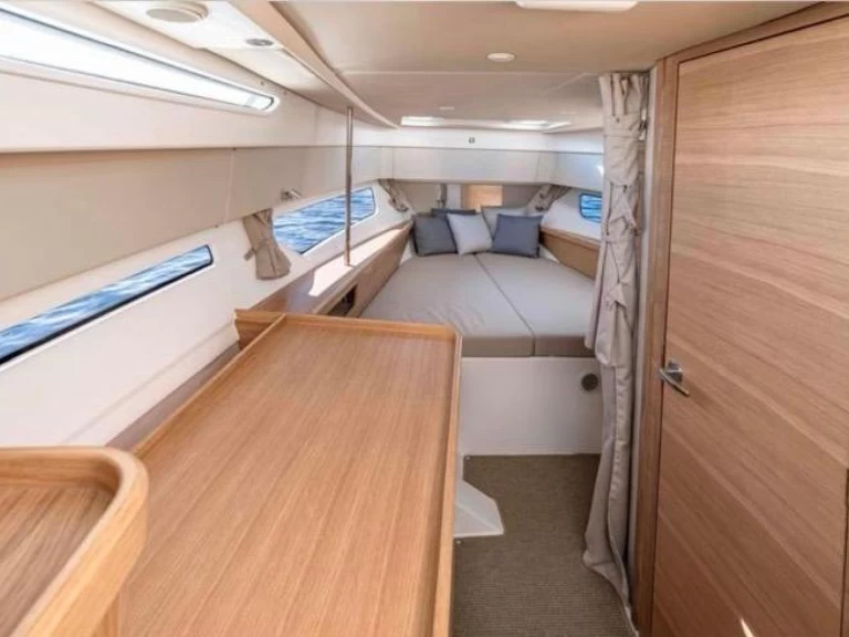 Barca a motore a noleggio a Ajaccio al miglior prezzo