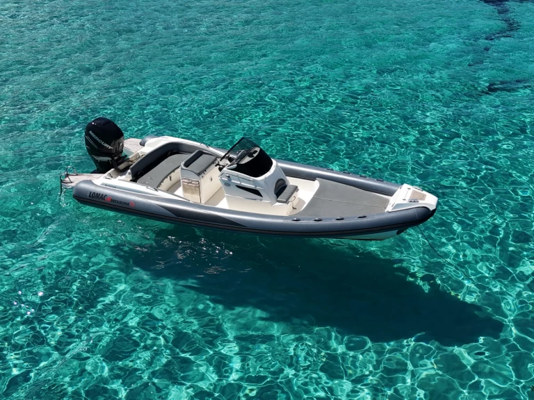 Noleggiare una Lomac Adrenalina 7.5 a San Fiorenzo