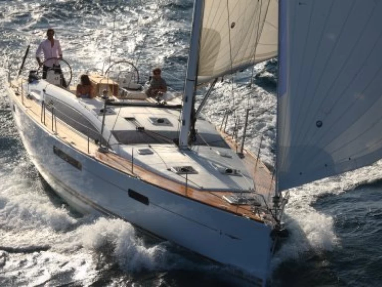 Noleggio Barca a vela Jeanneau con patente nautica