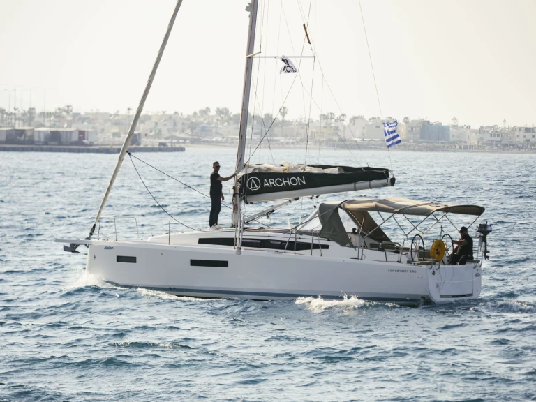 Jeanneau Sun Odyssey 380 da affittare a  Kos