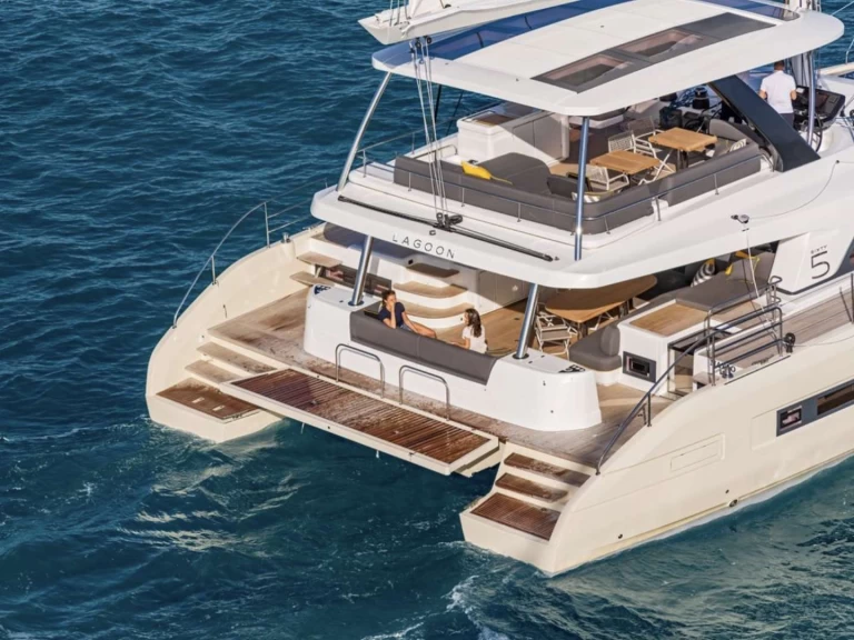 Noleggio Yacht di lusso a Santo Martin – Lagoon Lady Ros&eacute; (Lagoon Sixty 5)