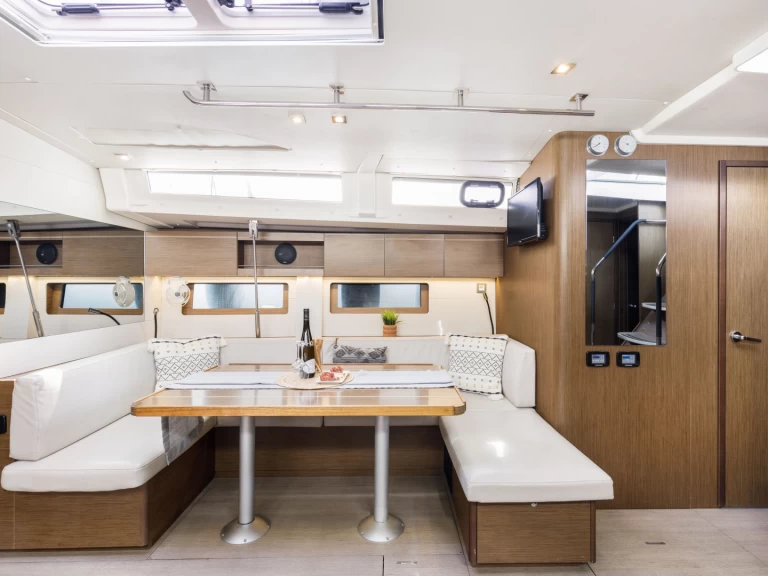 Barca a vela a noleggio a Rodi (Citta) al miglior prezzo